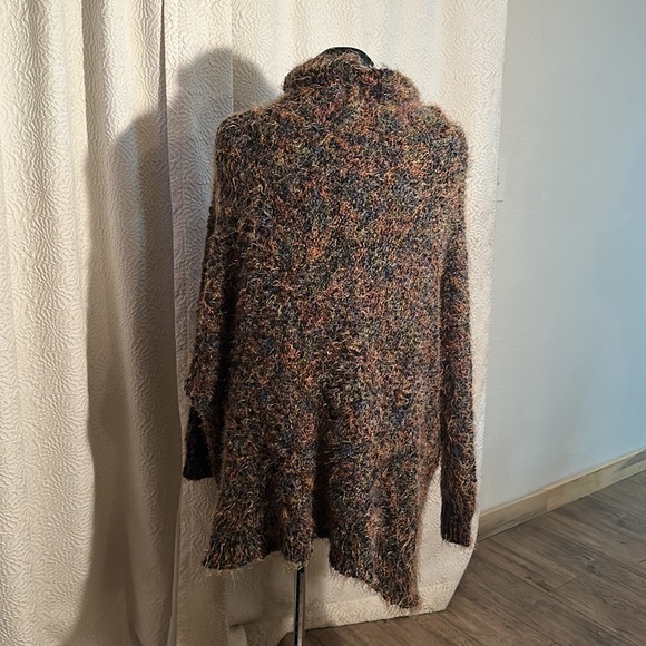 BCBG super soft poncho style sweater with dolman sleeves. Approx 28” long - Picture 2 of 5